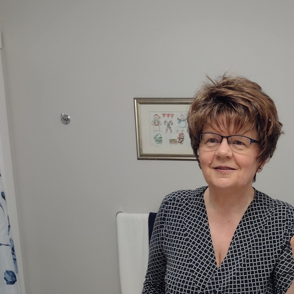 Meet your Posher, Debra - Picture 1 of 1